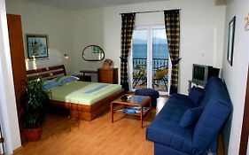 Apartments On The Beach-Drvenik